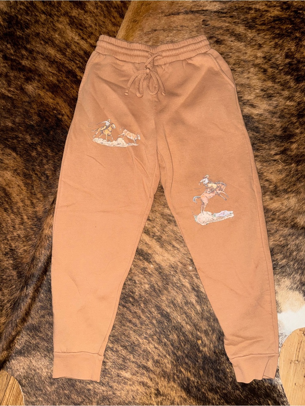 Western cowboy sweatpants women’s medium. Super comfy and ready for fall!!!